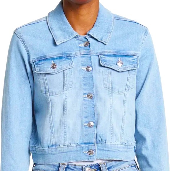 NWT True Religion Fitted Crop Trucker Jean Jacket Light Wash Size Medium - Picture 2 of 6
